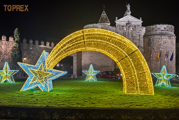 2025 Toledo Christmas Lights: Iconic Star & Shooting Star LED Installation in Spain
